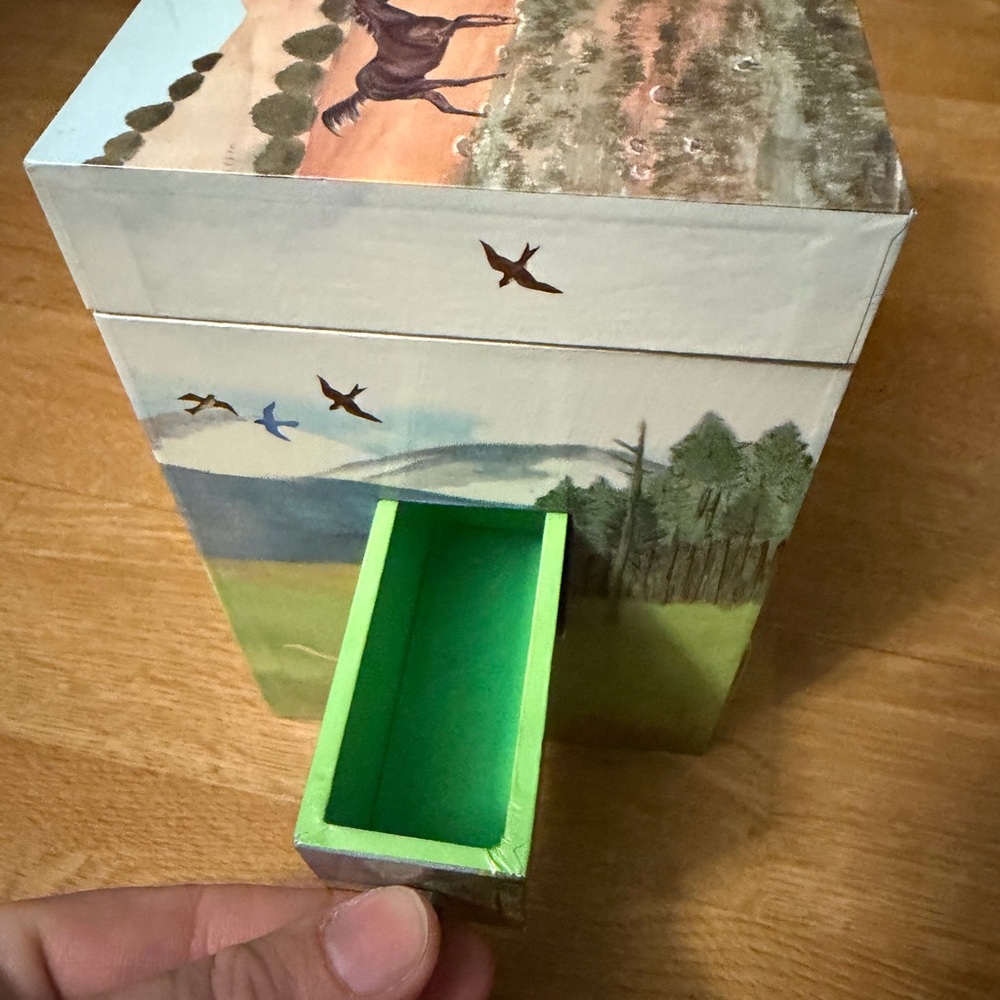 Horse-Themed Kids Jewelry Box with Mirror - Picture 9 of 9